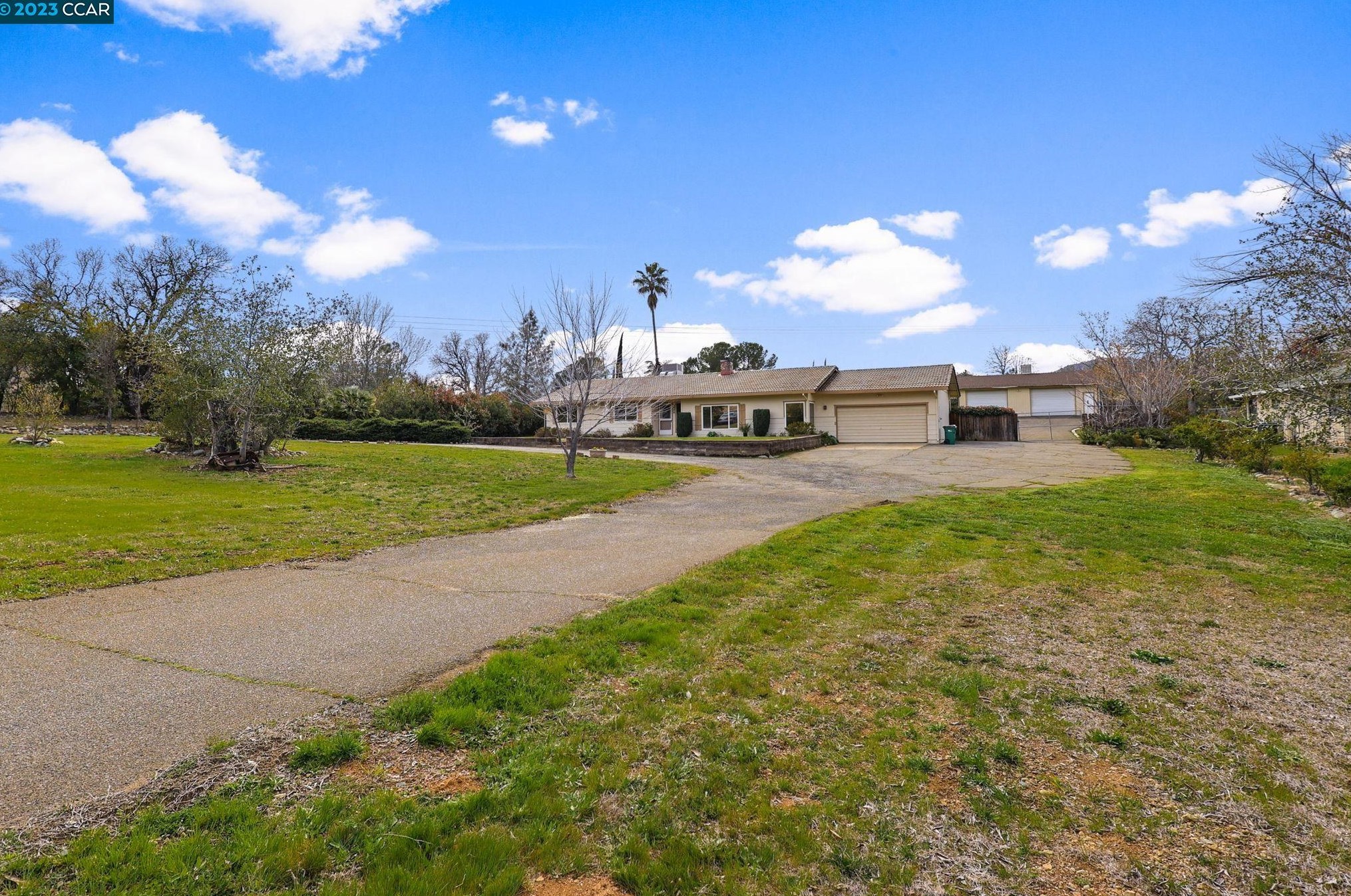 8940 Olney Park Dr, Redding, CA 96001