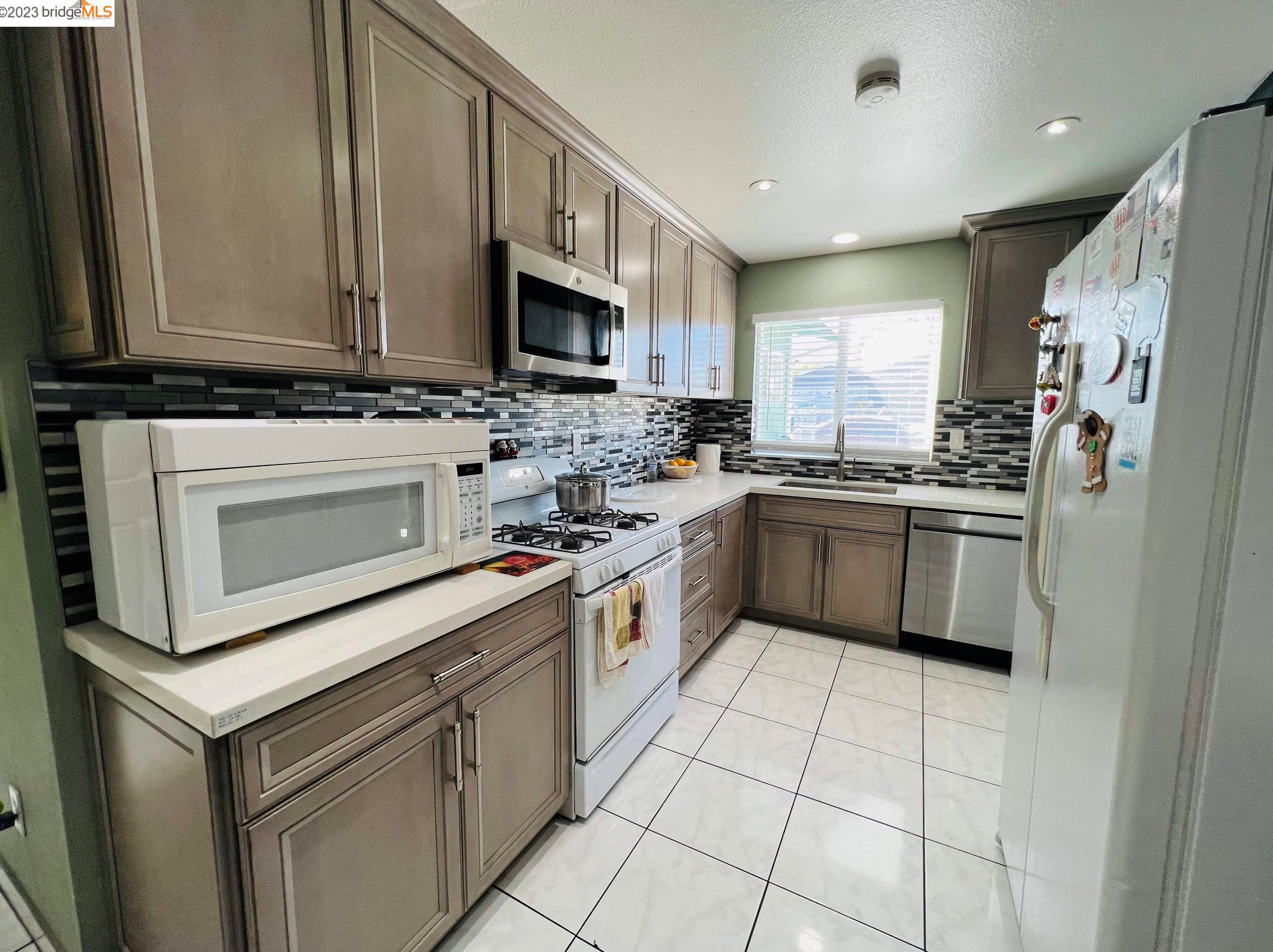 251 Riverside Pl, West Pittsburg, CA 94565