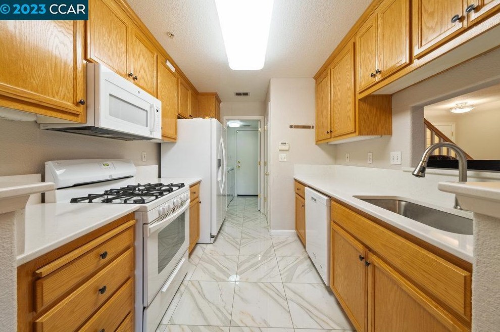 180 Scottsburg Ct, Fairfield CA  94534-8522 exterior