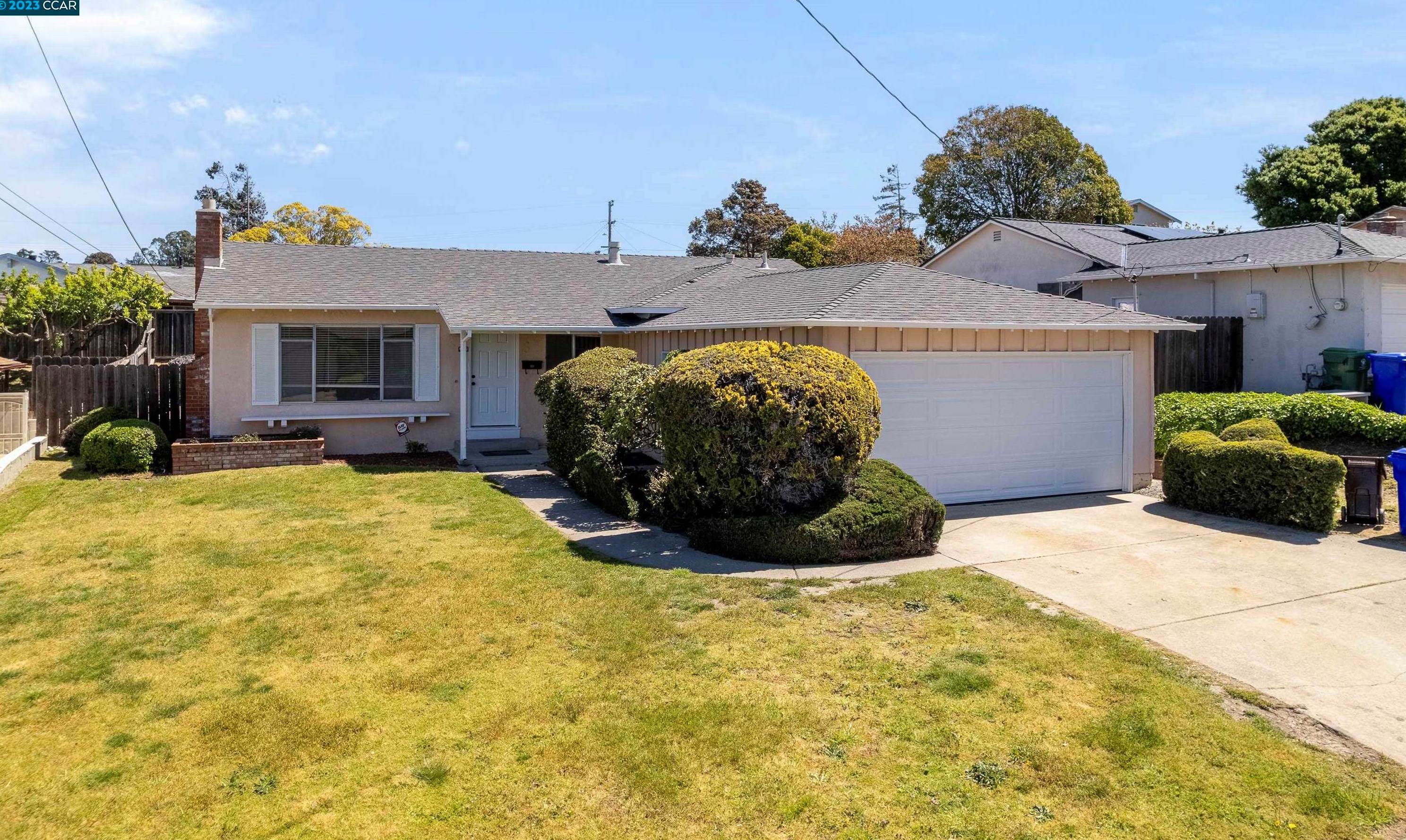 2742 Killarney Dr, Richmond, CA 94806-1617
