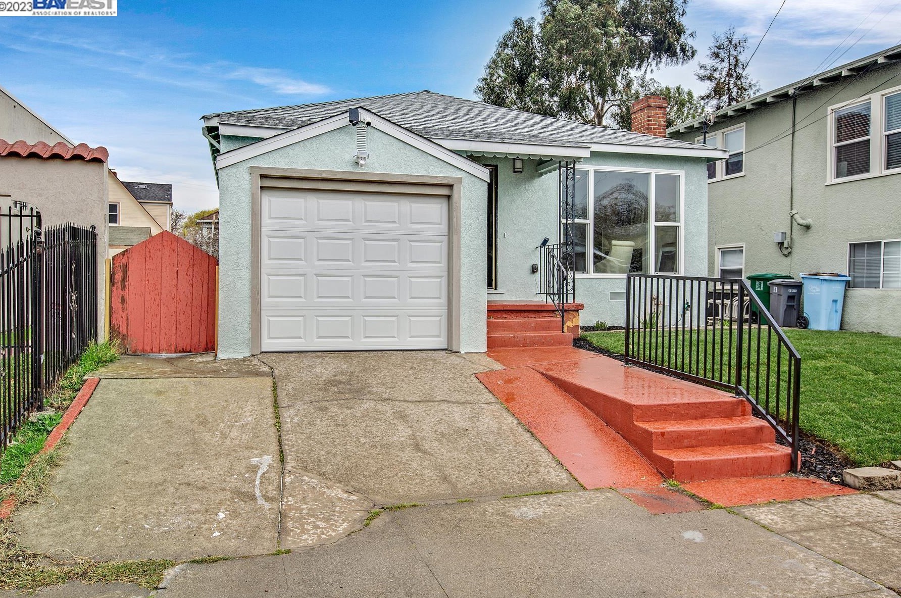 1405 Harmon St, Berkeley CA  94702-2717 exterior