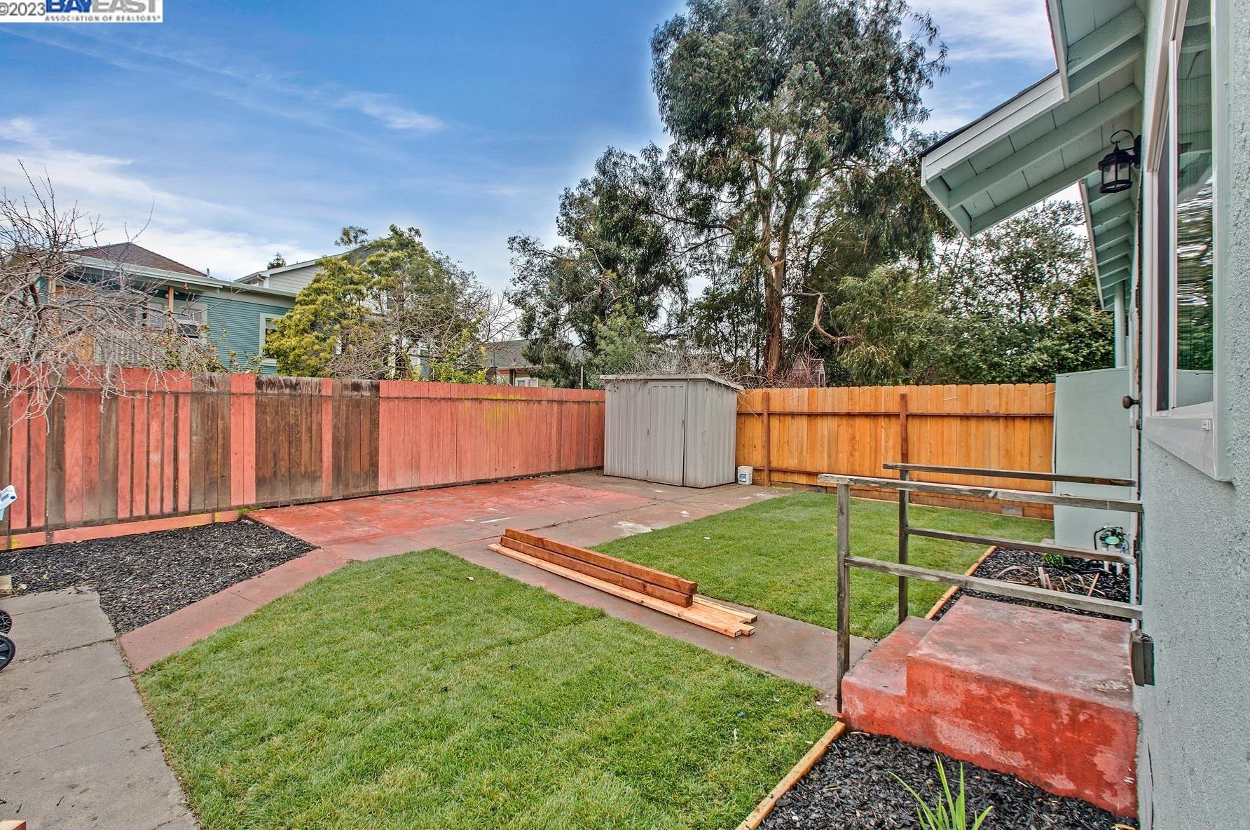 1405 Harmon St, Berkeley CA  94702-2717 exterior