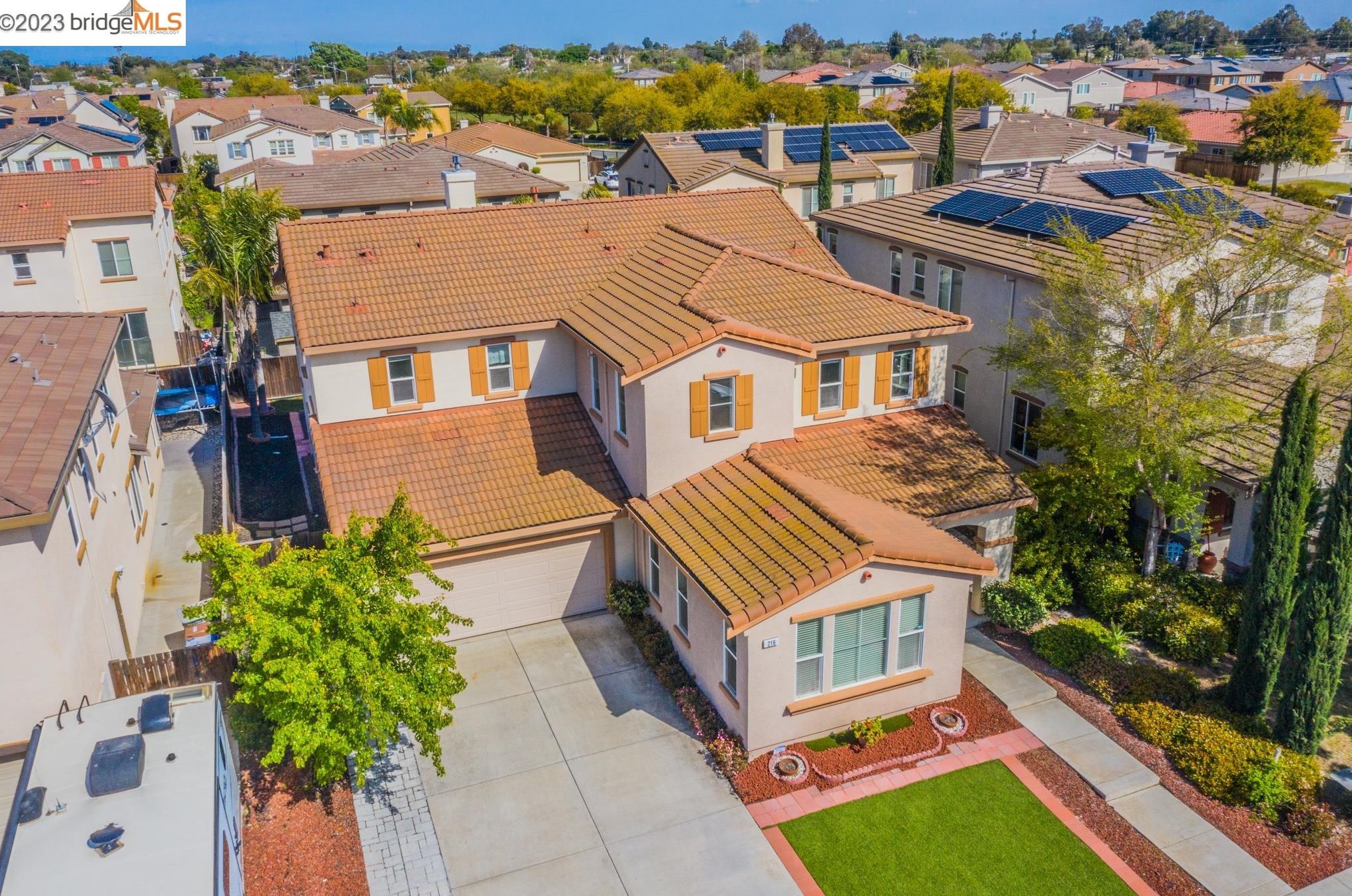 216 Hearthstone Cir, Oakley, CA 94561
