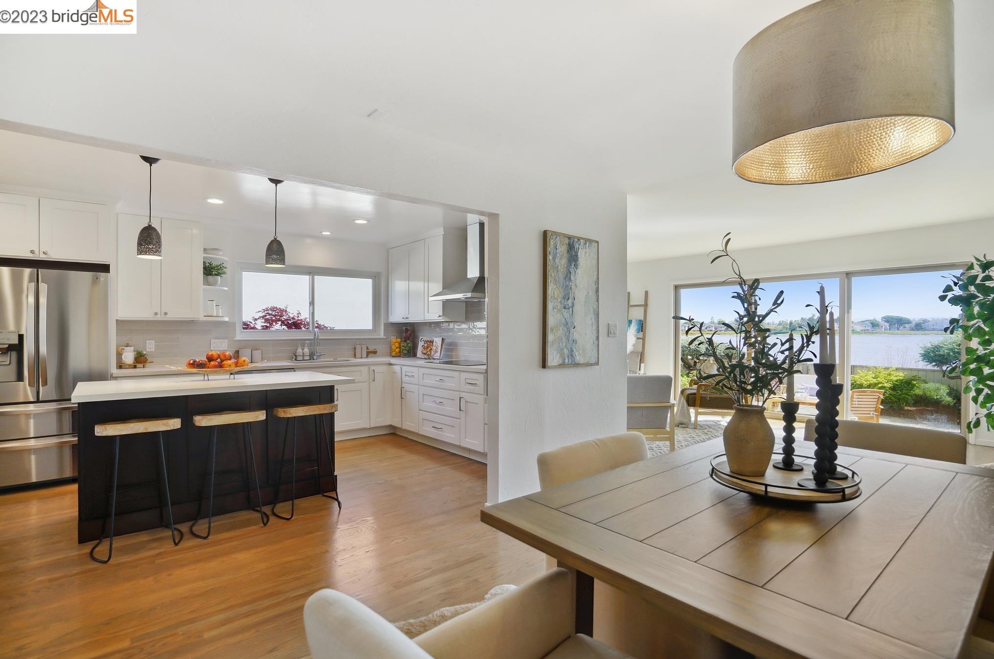 2926 Bayview Dr, Alameda CA  94501-6350 exterior