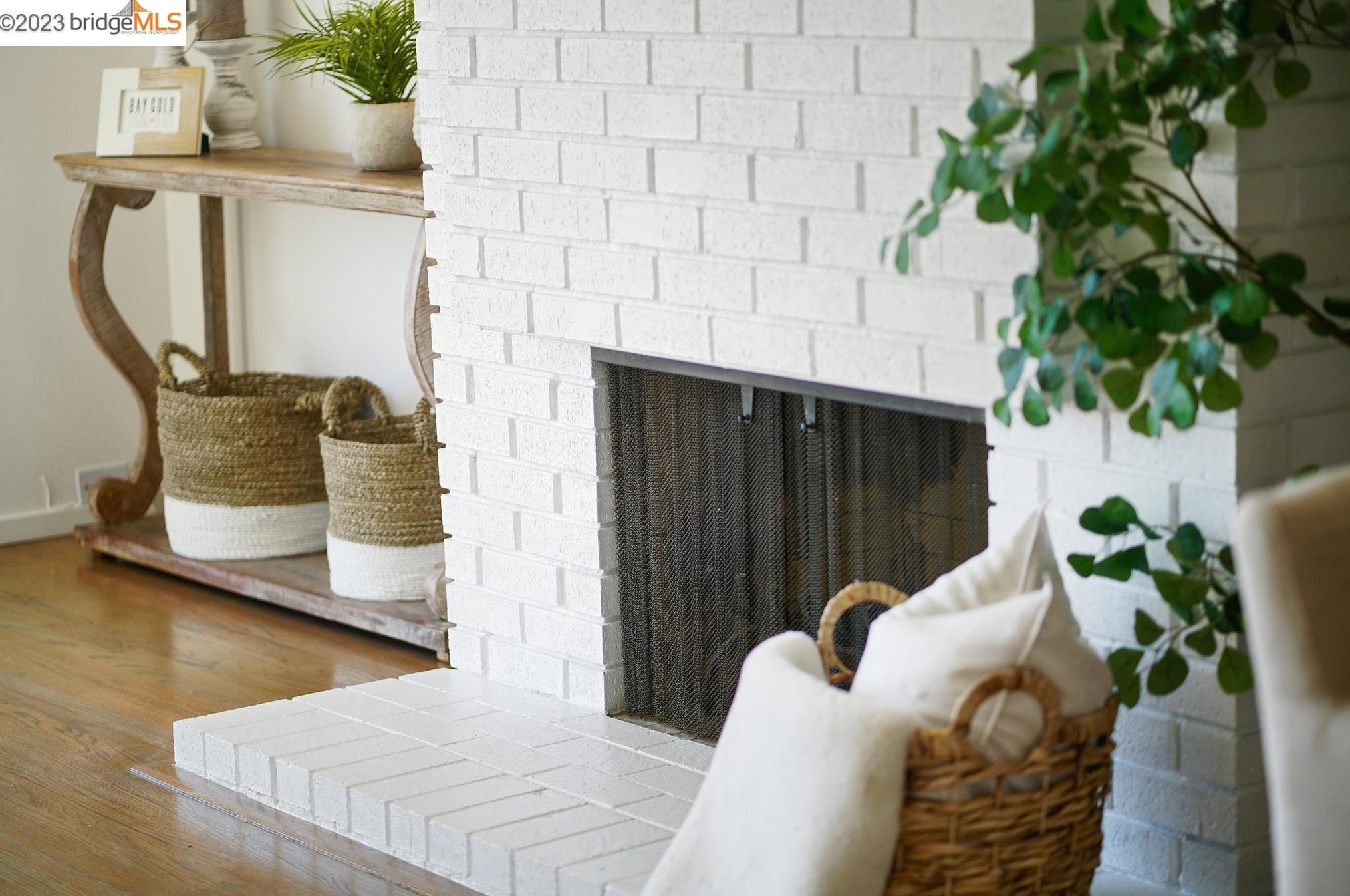 2926 Bayview Dr, Alameda CA  94501-6350 exterior