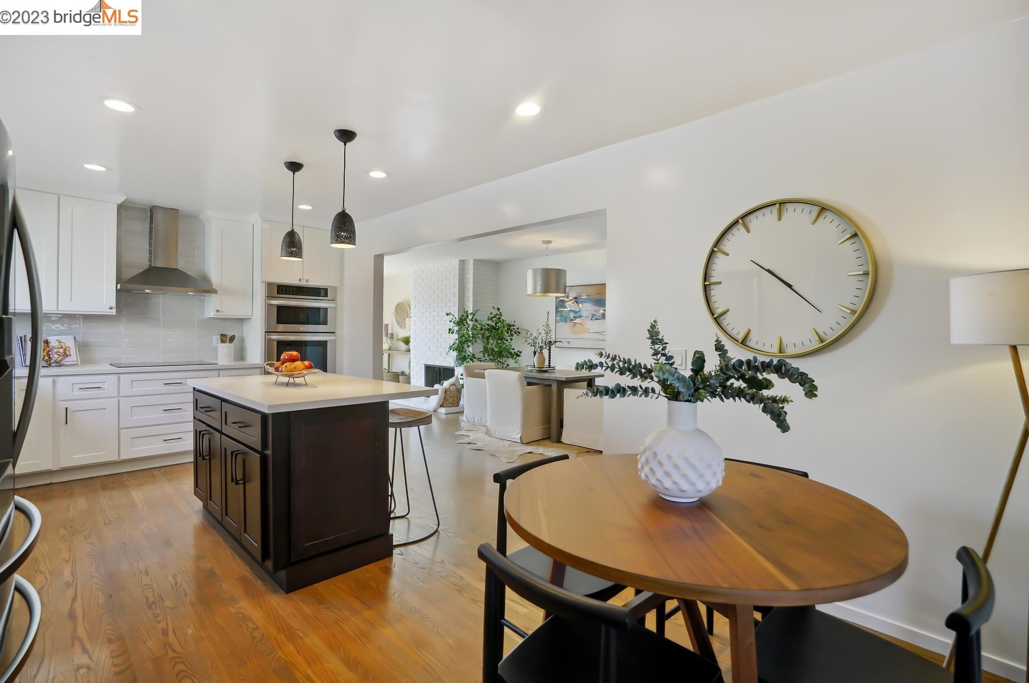 2926 Bayview Dr, Alameda CA  94501-6350 exterior