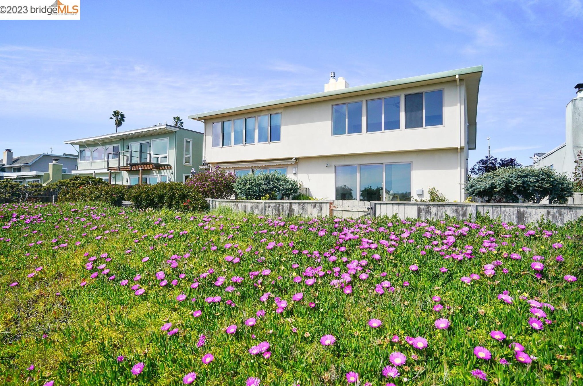 2926 Bayview Dr, Alameda CA  94501-6350 exterior