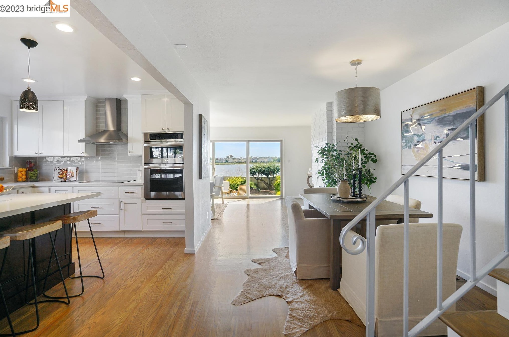 2926 Bayview Dr, Alameda CA  94501-6350 exterior