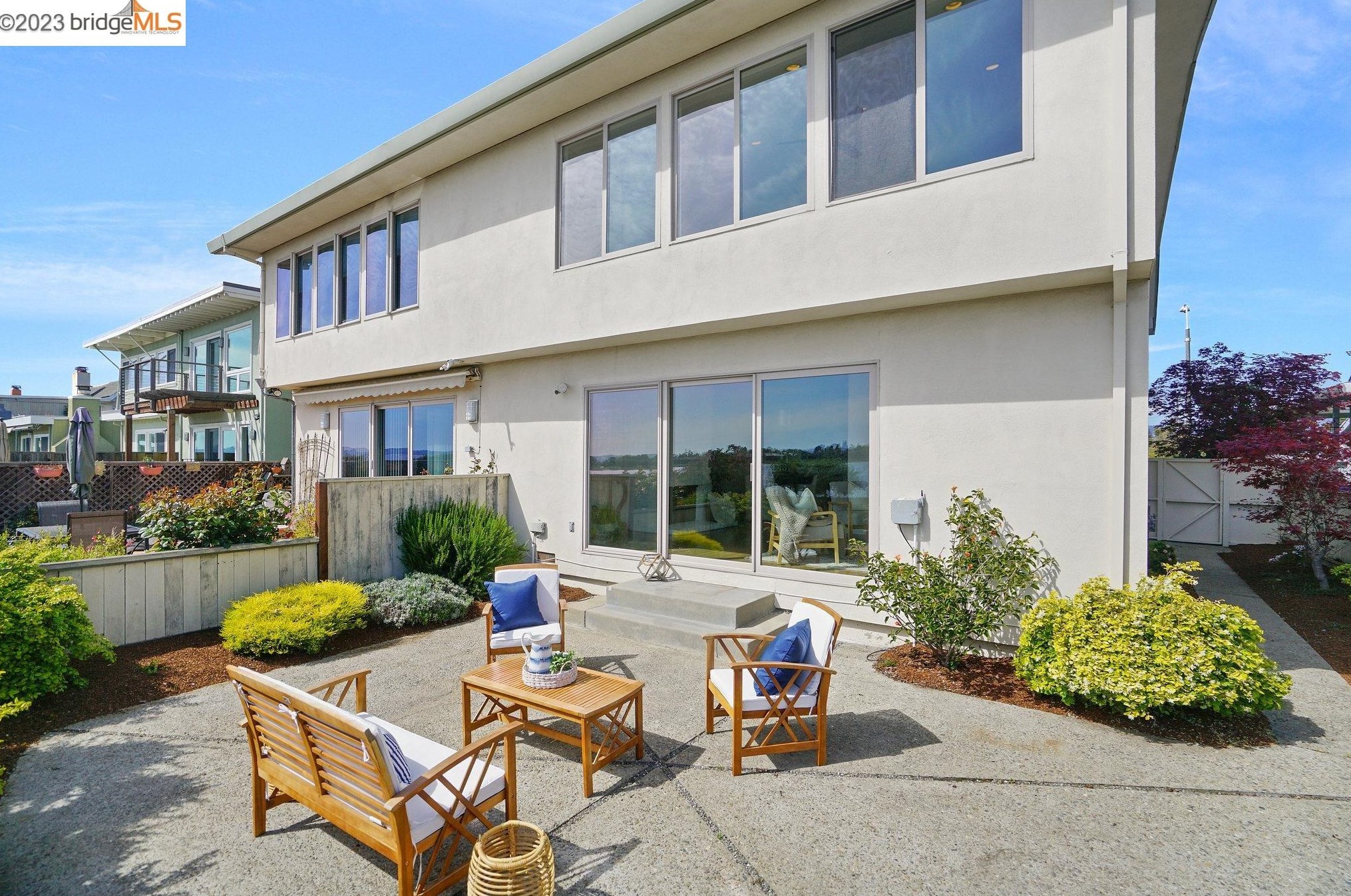 2926 Bayview Dr, Alameda CA  94501-6350 exterior