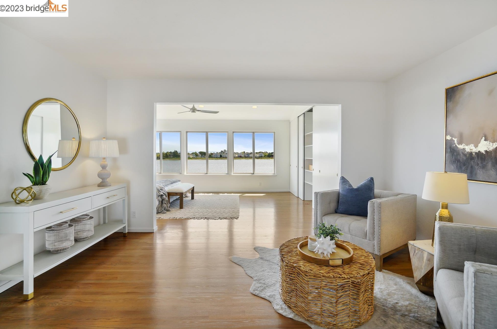 2926 Bayview Dr, Alameda CA  94501-6350 exterior