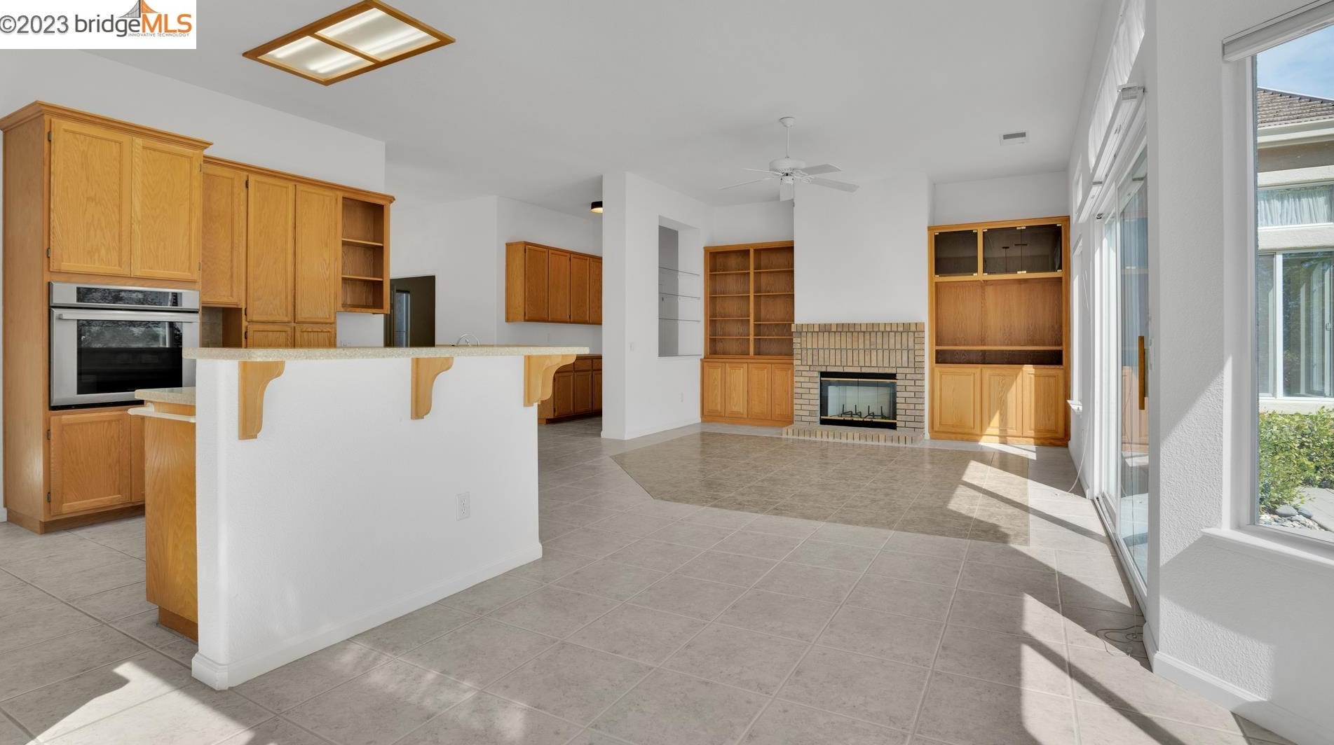 570 Central Park Pl, Los Angeles CA  94513-6032 exterior