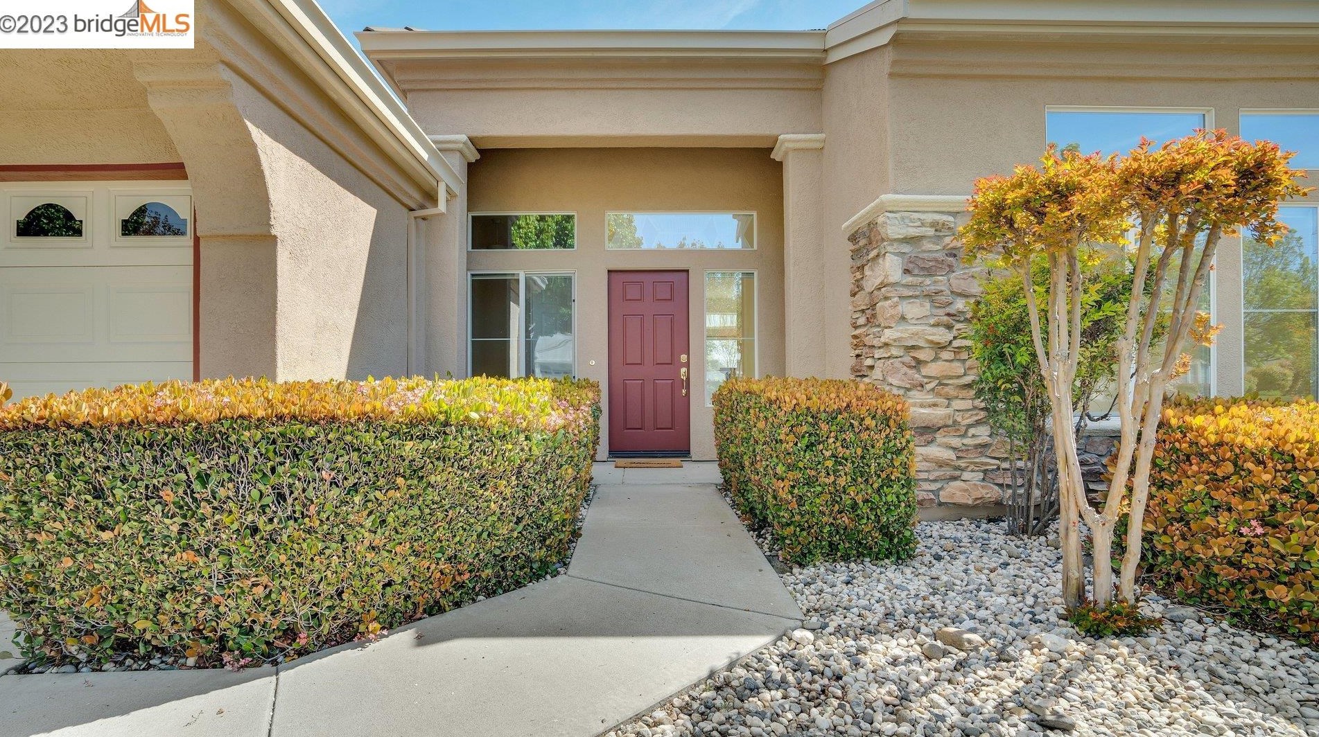 570 Central Park Pl, Los Angeles CA  94513-6032 exterior