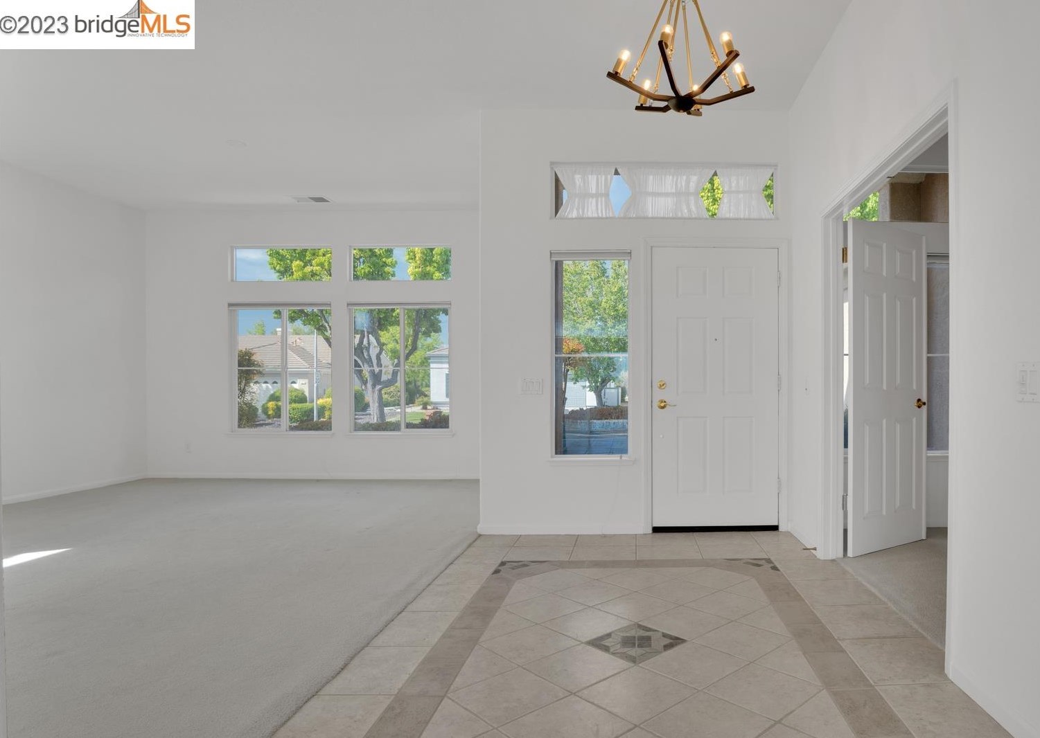 570 Central Park Pl, Los Angeles CA  94513-6032 exterior