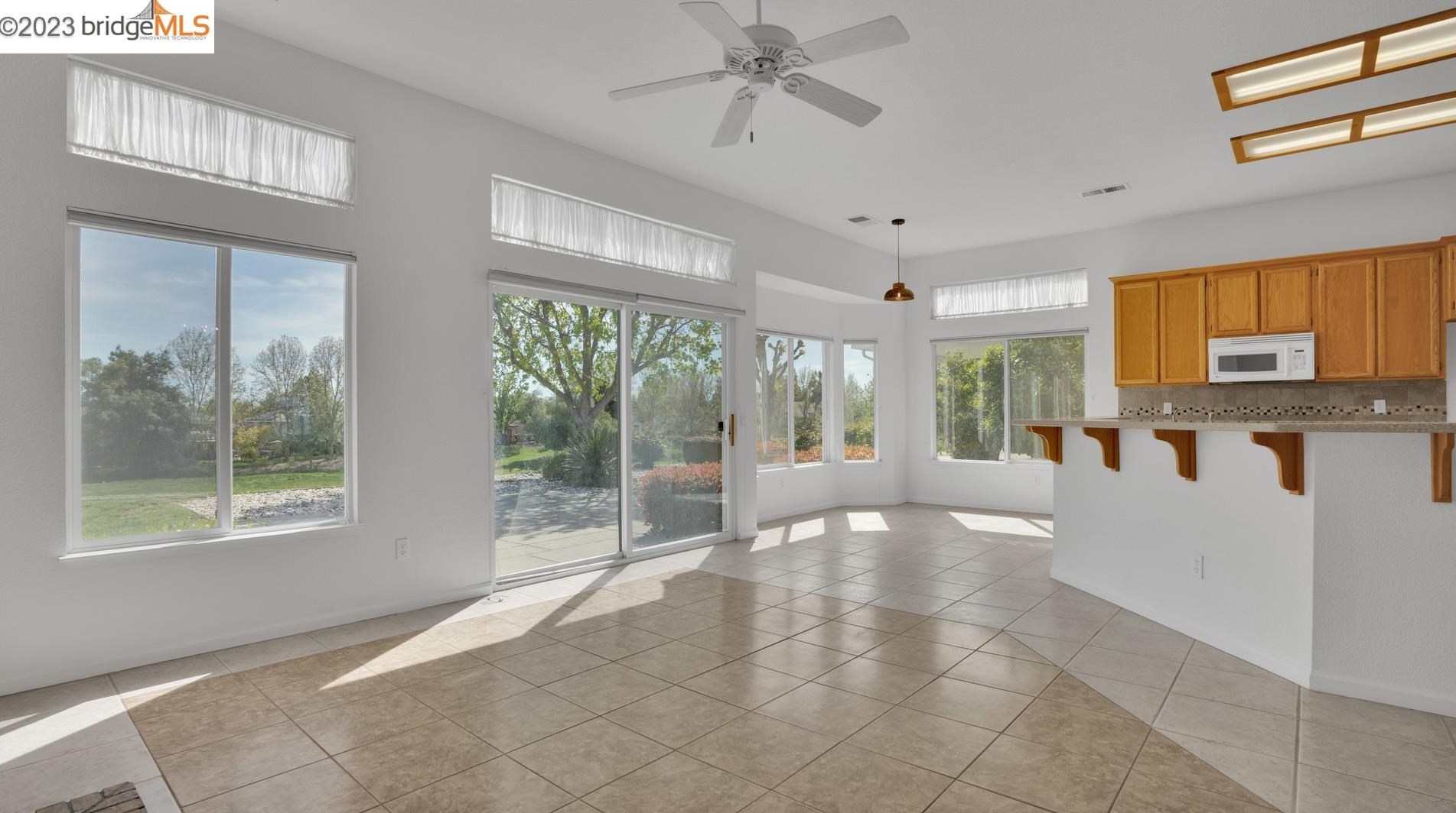 570 Central Park Pl, Los Angeles CA  94513-6032 exterior