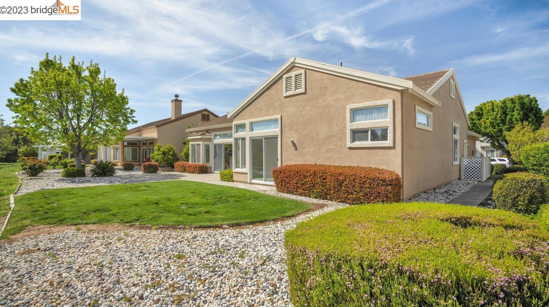 570 Central Park Pl, Los Angeles CA  94513-6032 exterior