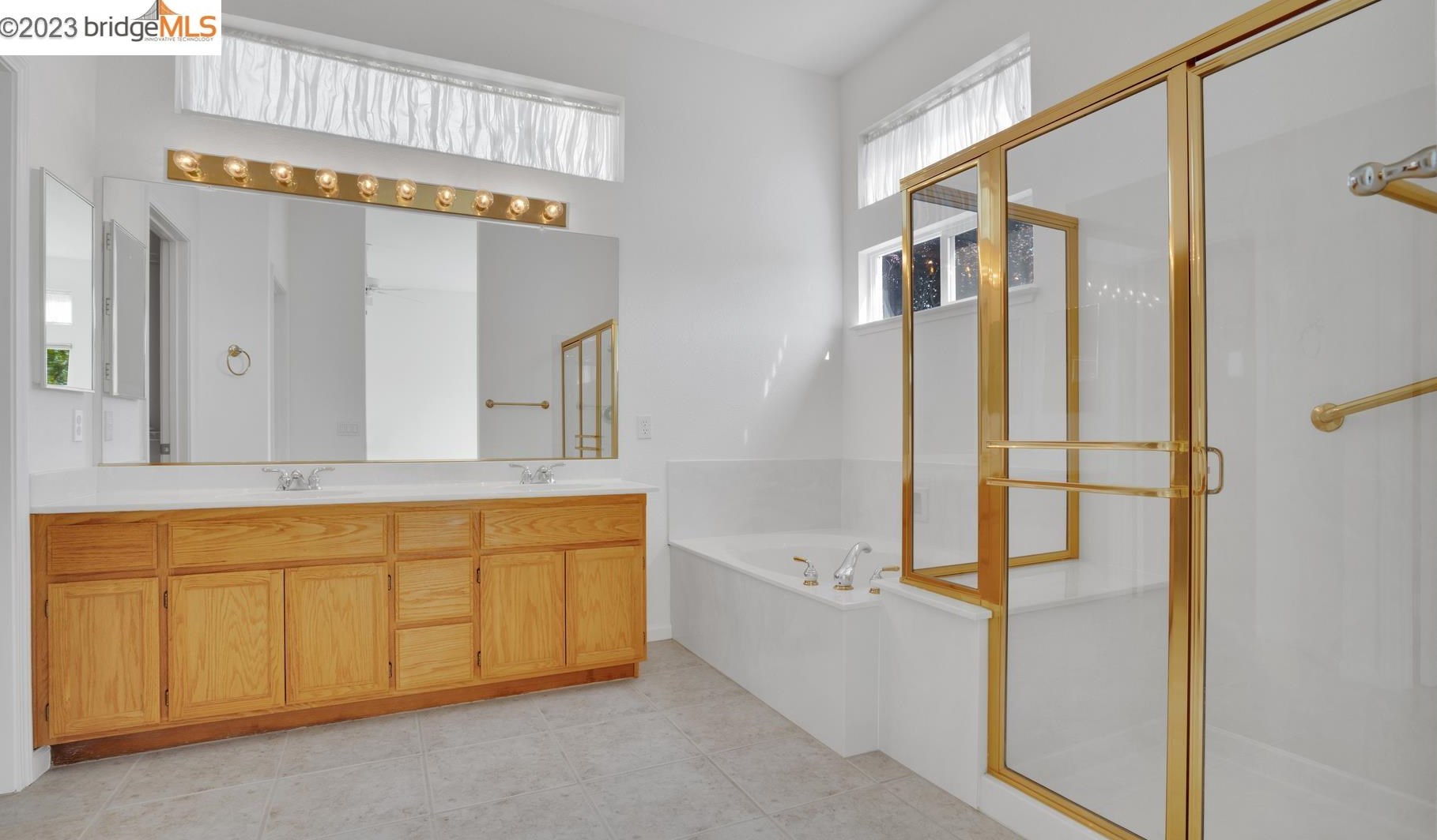 570 Central Park Pl, Los Angeles CA  94513-6032 exterior