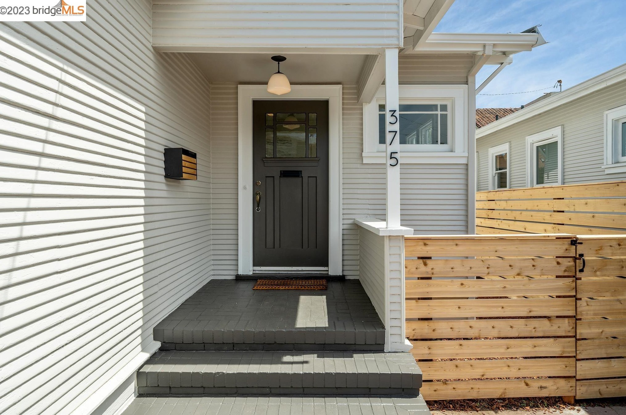 375 44th St, Oakland, CA 94609