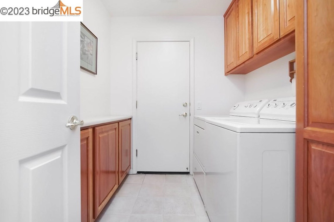 541 Central Park Pl, Los Angeles CA  94513-6037 exterior