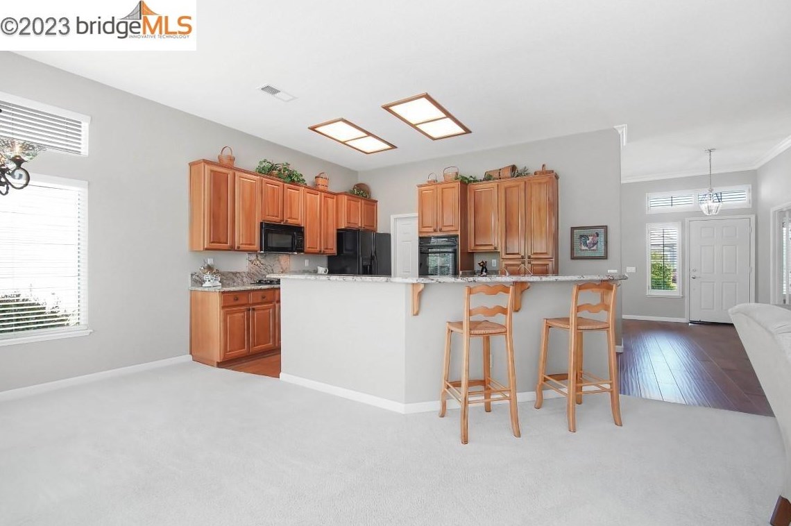 541 Central Park Pl, Los Angeles CA  94513-6037 exterior