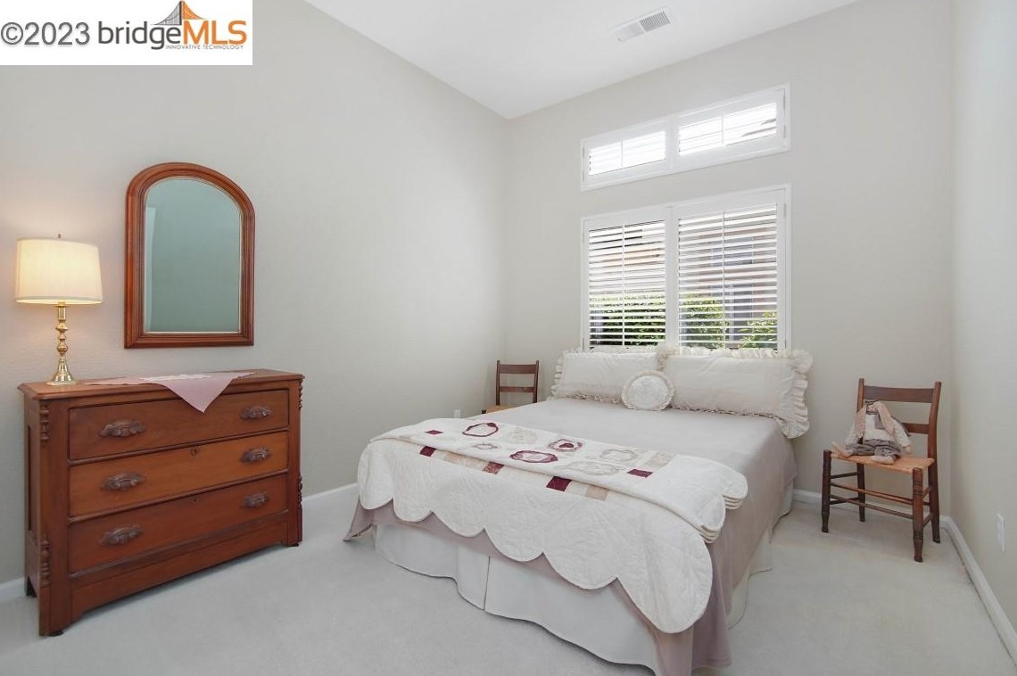 541 Central Park Pl, Los Angeles CA  94513-6037 exterior