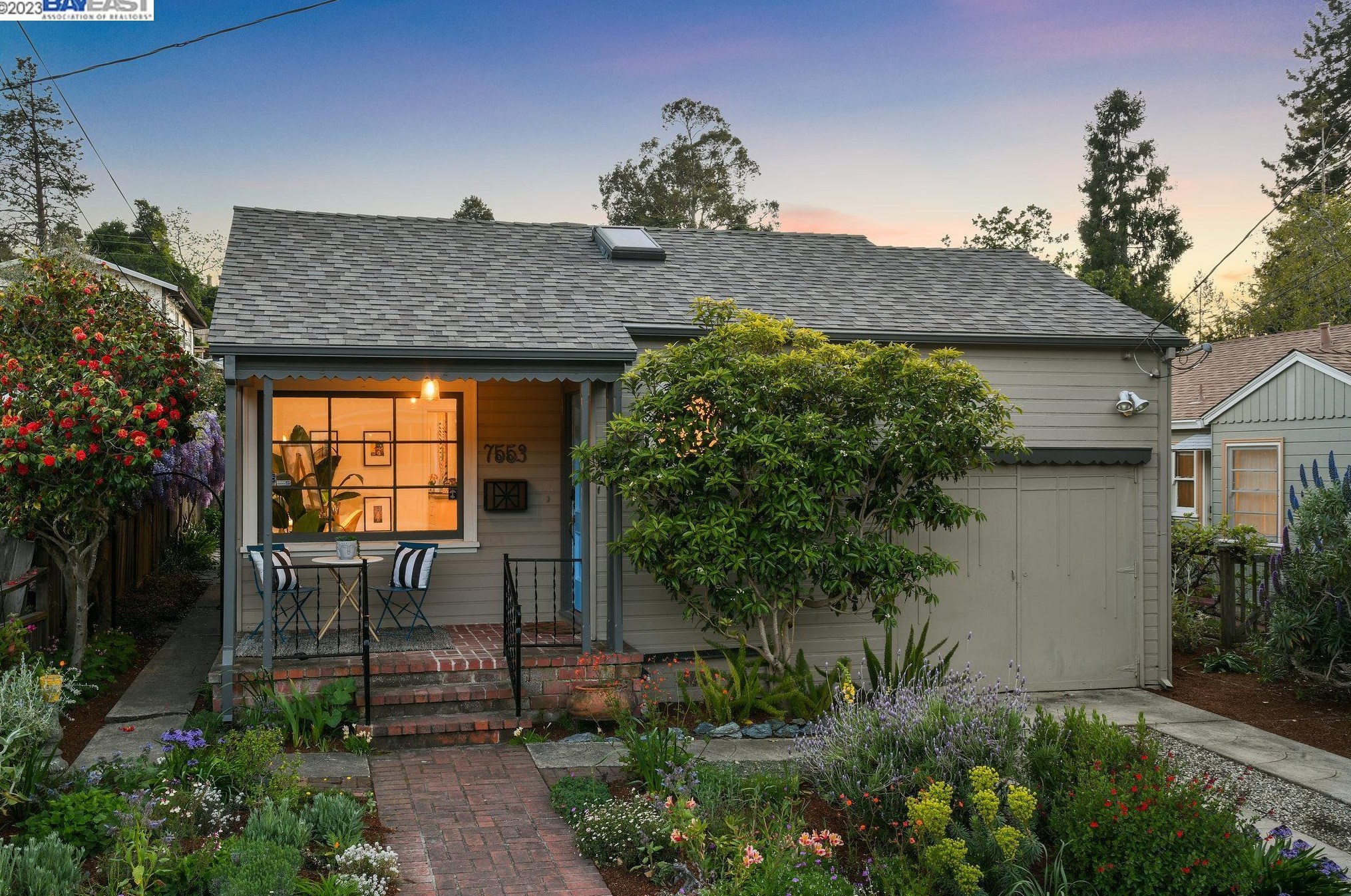 7553 Valentine St, Oakland, CA 94605-3026