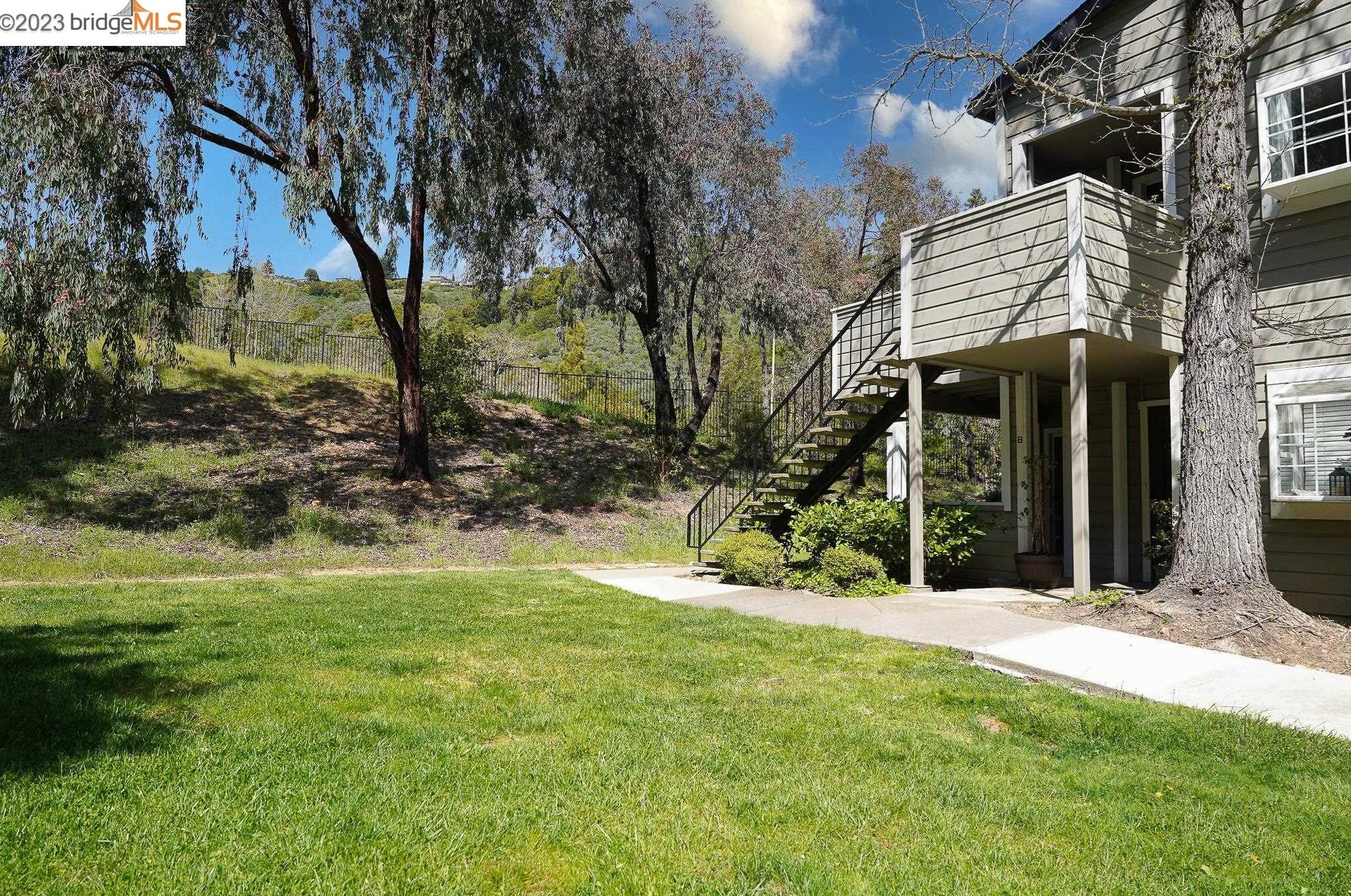635 Canyon Oaks Dr #f, Oakland, CA 94605