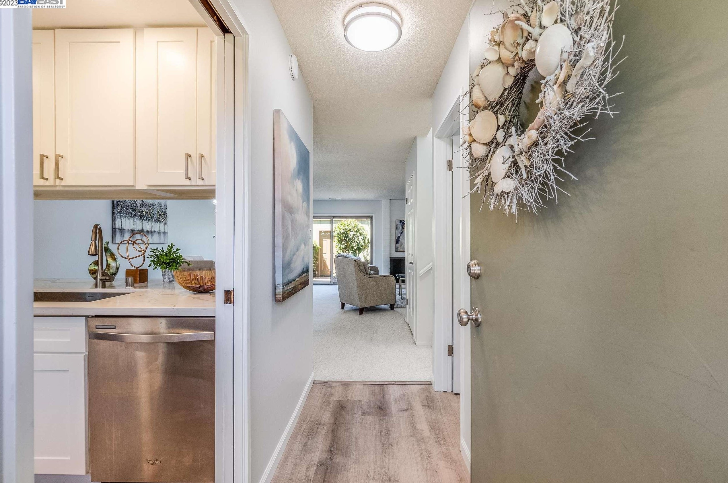 1152 Admiralty Ln, Alameda, CA 94502-6958