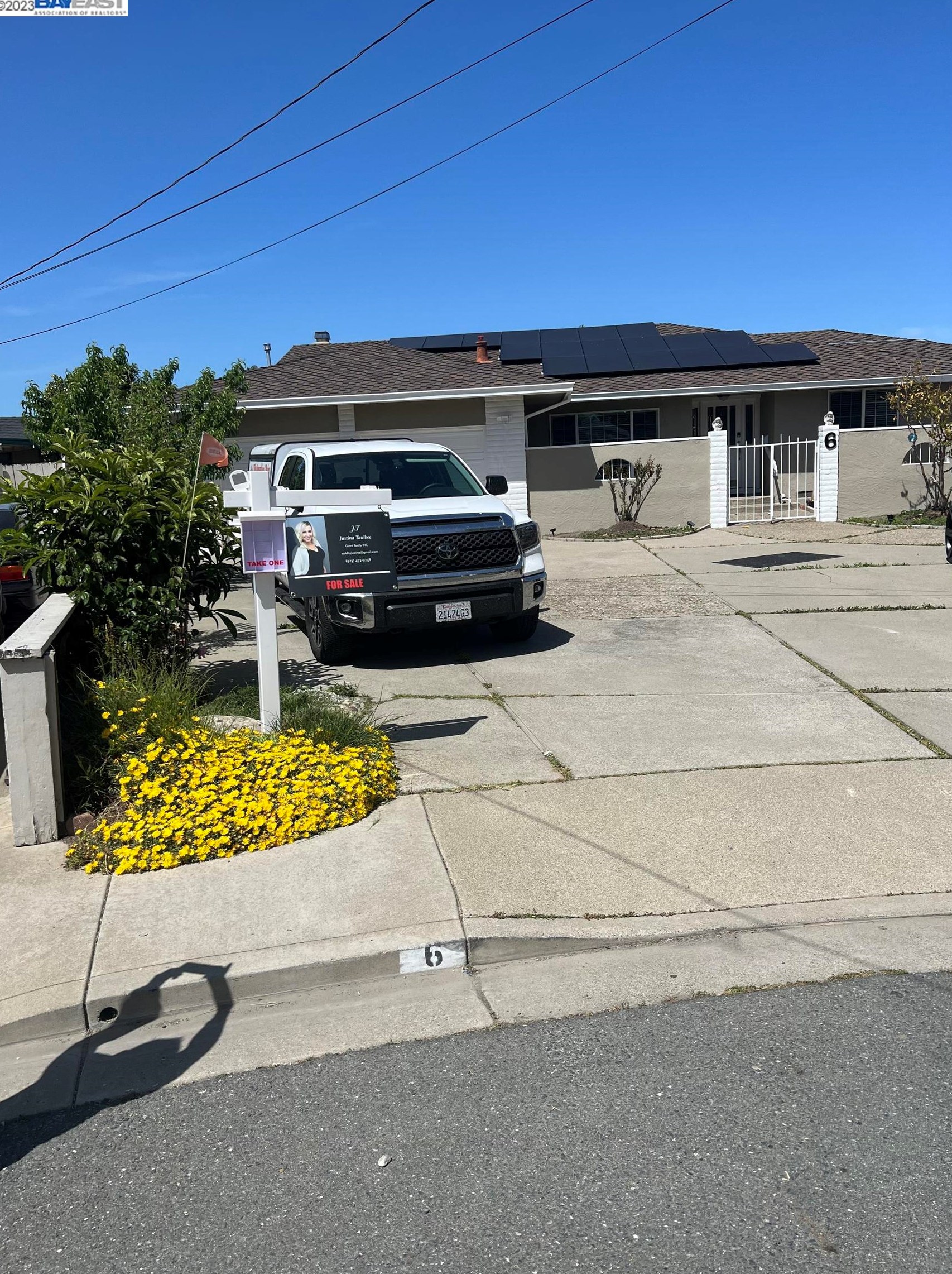 6 Lake Cir, Antioch, CA 94509-1932