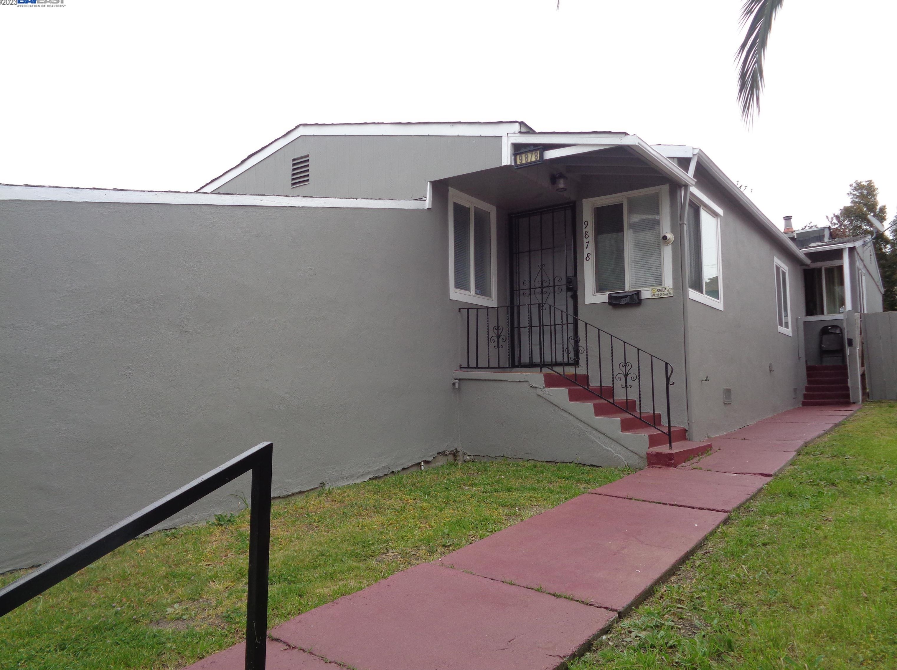 9878 Macarthur Blvd, Oakland, CA 94605-4858