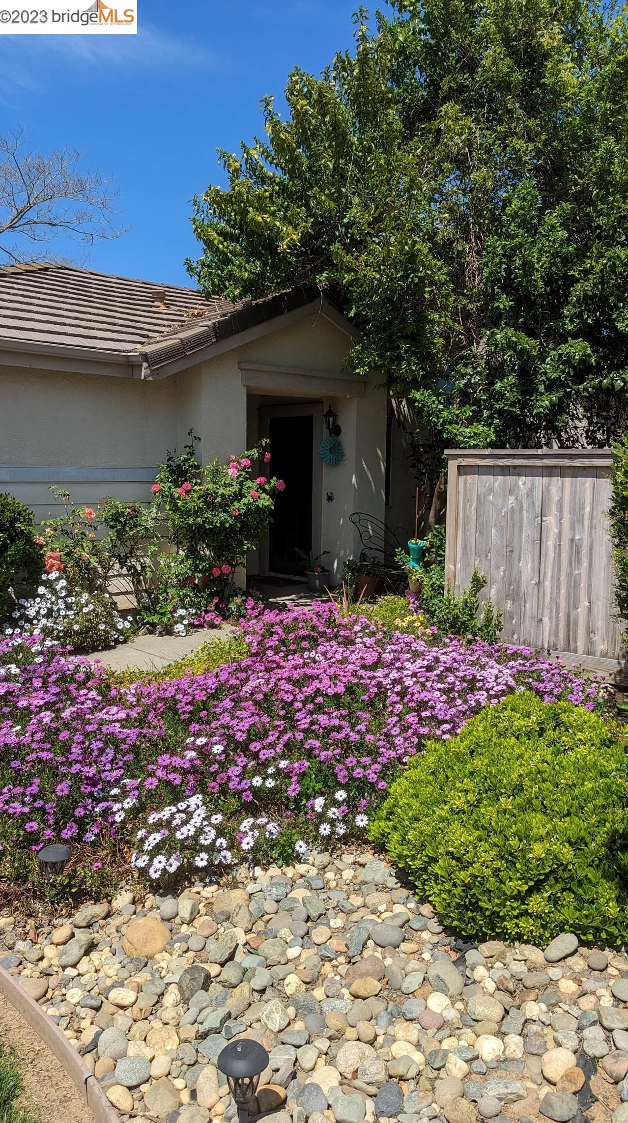 3905 Riviera Ln, Elk Grove, CA 95758