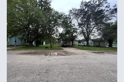 607-611 10th Street, Palacios, TX 77465 - Photo 1