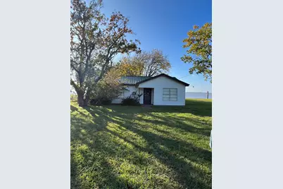 82 Trout Street, Palacios, TX 77465 - Photo 1