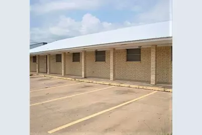 1410 Ave F, Bay City, TX 77414 - Photo 2