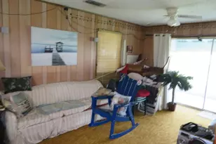 313 E Bayshore, Palacios, TX 77465 - Photo 4