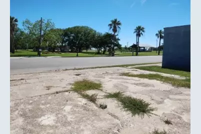 520 Main St., Palacios, TX 77465 - Photo 2