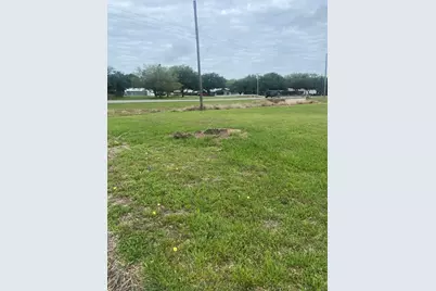 3801 Heatherglen, Bay City, TX 77414 - Photo 4