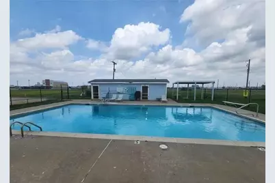 510 Porpoise, Palacios, TX 77465 - Photo 4