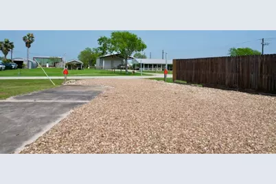 531 Burton, Matagorda, TX 77457 - Photo 10
