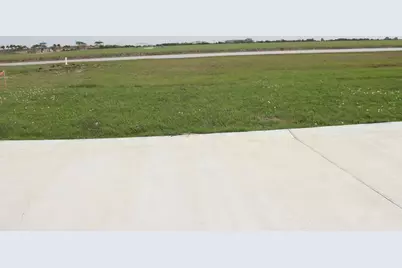 2924 Hammock Ct, Palacios, TX 77465 - Photo 1