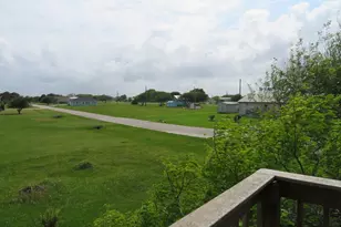 205 Buckskin, Palacios, TX 77465 - Photo 6