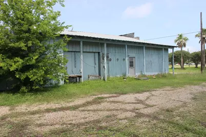515 Commerce, Palacios, TX 77465 - Photo 4