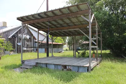 515 Commerce, Palacios, TX 77465 - Photo 6