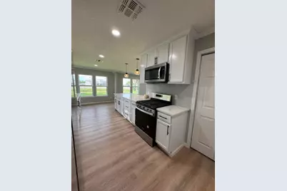 207 Henderson, Palacios, TX 77465 - Photo 28