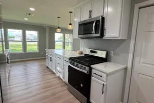 207 Henderson, Palacios, TX 77465 - Photo 28