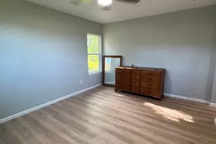 207 Henderson, Palacios, TX 77465 - Photo 18