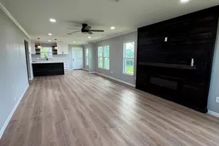 207 Henderson, Palacios, TX 77465 - Photo 22