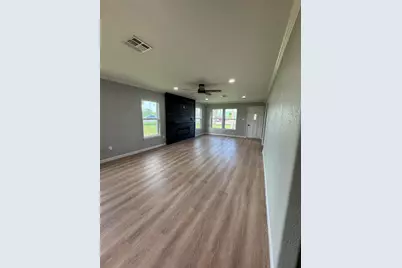 207 Henderson, Palacios, TX 77465 - Photo 20