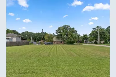 Ave I Matthews, Bay City, TX 77456 - Photo 1