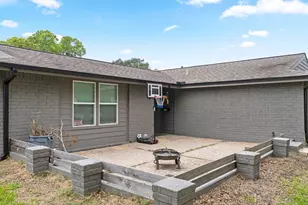 910 7th St, Bay City, TX 77414 - Photo 6