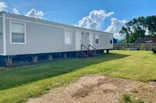 555 Center, Matagorda, TX 77457 - Photo 2